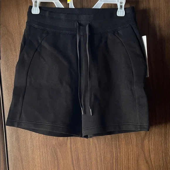 lululemon athletica Scuba high rise short 5” Black Women's Shorts - Picture 1 of 7